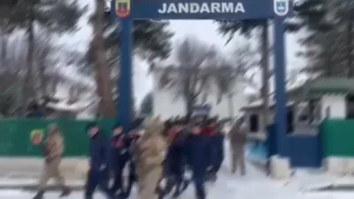Kastamonu’nun Devrekani ilçesinde 9 farklı adrese gerçekleştirilen eş zamanlı uyuşturucu