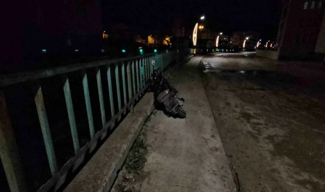 Kastamonu’nun Cide ilçesinde iki motosikletin çarpışması neticesinde 2 sürücü yaralandı.