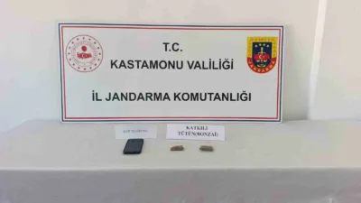 Kastamonu’da jandarma ekiplerince gerçekleştirilen uyuşturucu operasyonunda gözaltına alınan 2 şüpheliden