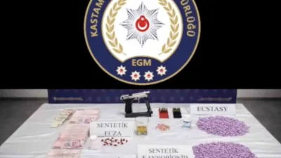 Kastamonu’nun Tosya ilçesinde polis ekiplerince düzenlenen uyuşturucu operasyonlarında gözaltına alınan