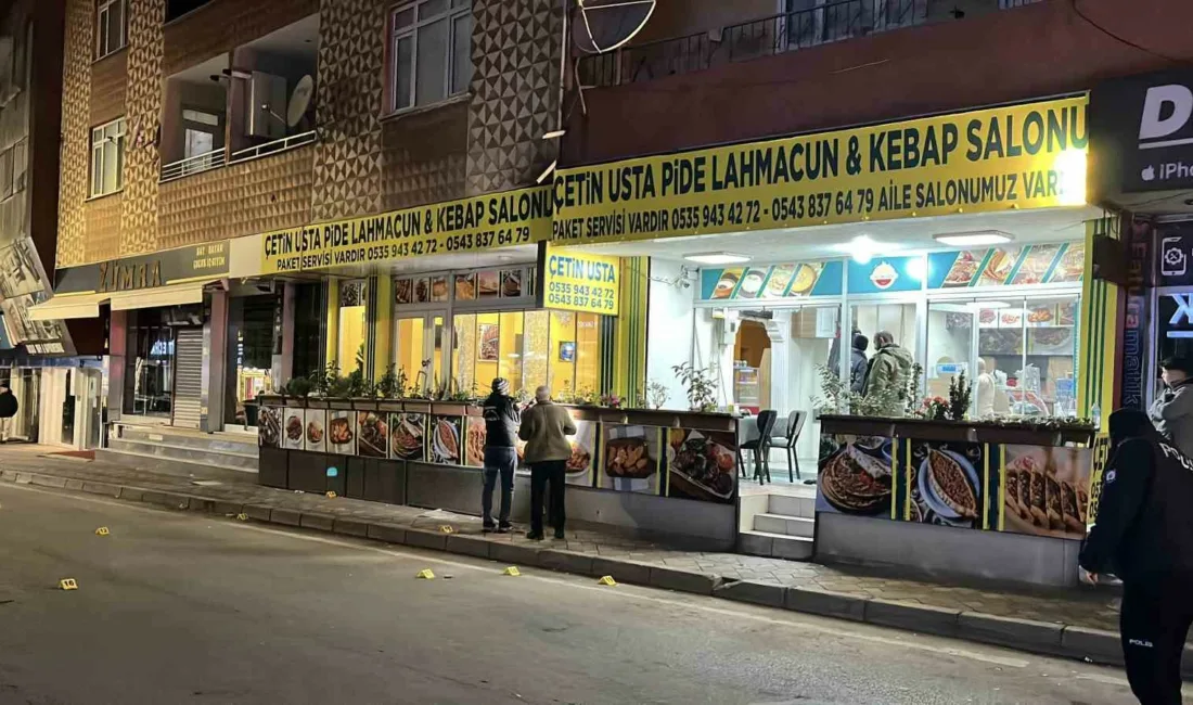 Kocaeli’nin Gebze ilçesinde bir kebapçı dükkanına, içerisinde vatandaşların bulunduğu sırada