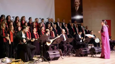 Keçiören Belediyesi Konservatuvarı Türk Halk Müziği Korosu tarafından ‘Gönülden Tele’
