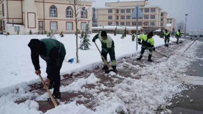 Ankara’da dün akşam etkili olan kar yağışının ardından oluşabilecek buzlanma