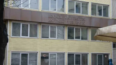 Kocaeli Üniversitesi Güzel Sanatlar Fakültesi depreme dayanıklı olmadığı gerekçesiyle mühürlendi