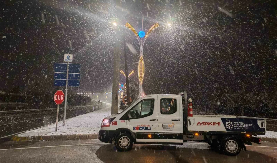 Kocaeli’de gece saatlerinde başlayan kar yağışı, sabah itibariyle yüksek kesimlerde