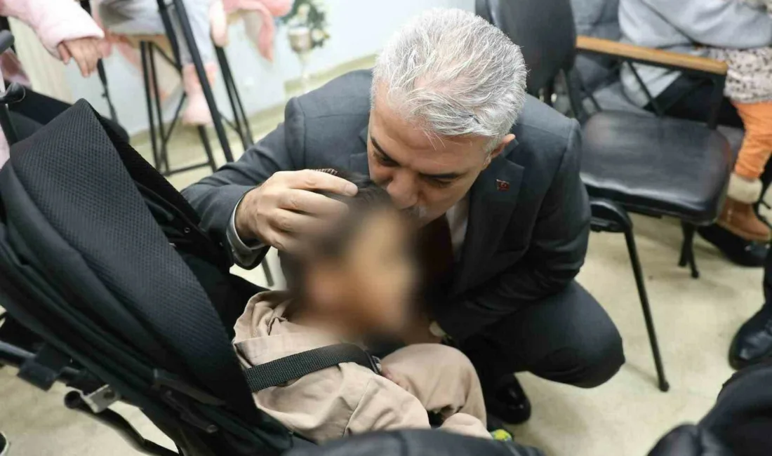 Düzce(İHA) – Düzce Valisi Mehmet Makas, eşi Elif Makas ile