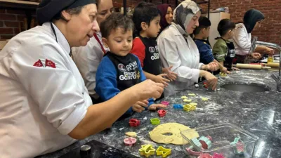 Sincan Belediyesi Gastro Sincan’ı ziyaret eden minik öğrenciler, usta şefler