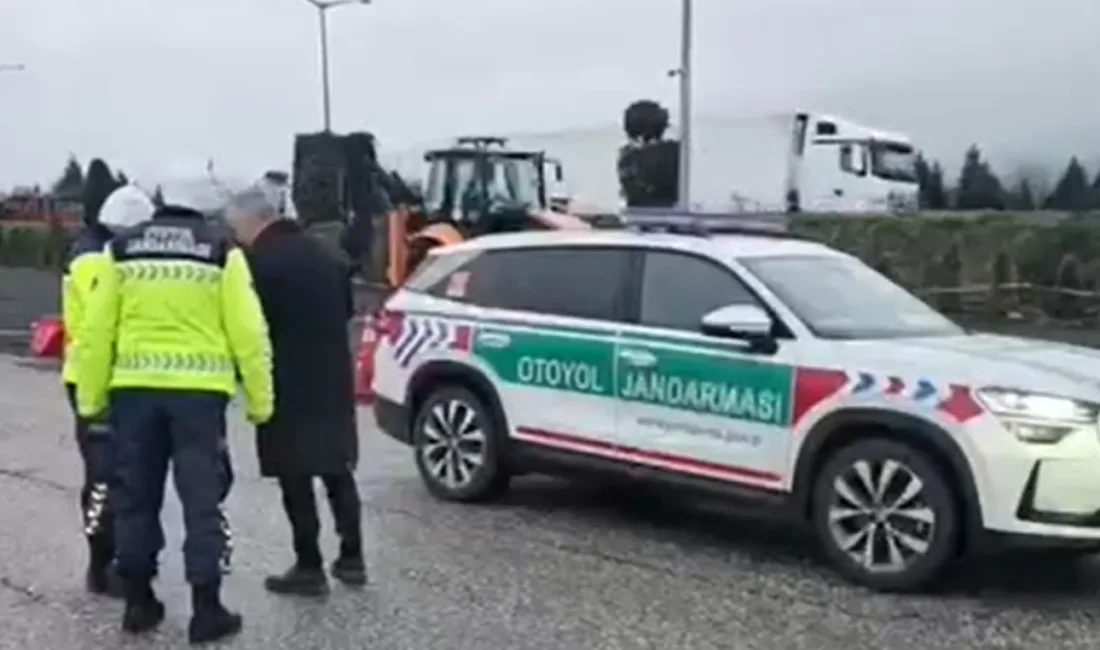 DÜZCE (İHA) – Anadolu Otoyolu’nun Düzce kesiminde acil geçiş noktasından