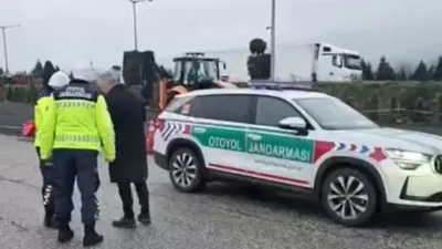 DÜZCE (İHA) – Anadolu Otoyolu’nun Düzce kesiminde acil geçiş noktasından
