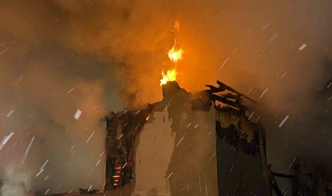 Düzce’de gece saatlerinde 2 katlı müştemilatta yangın çıktı. Bölgede devriyede