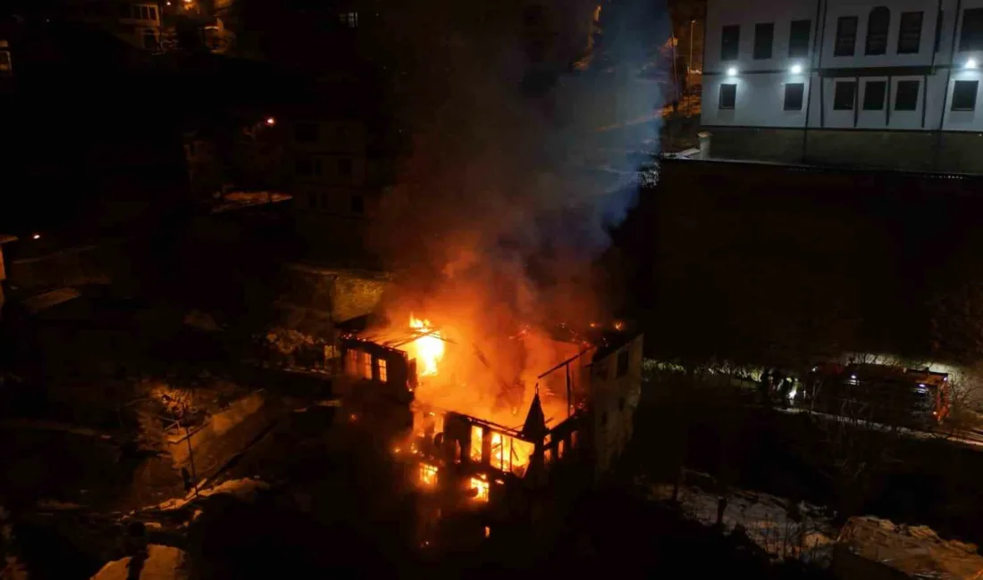 Karabük’ün Safranbolu ilçesinde yaklaşık 200 yıllık tarihi konak, çıkan yangında