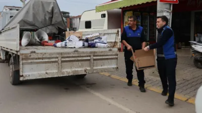 Kartepe’de zabıta ekiplerince marketlerde gerçekleştirilen denetimlerde tarihi geçmiş ürünler imha
