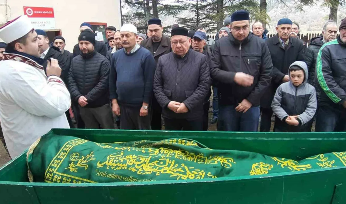 Bolu’nun Mudurnu ilçesinde, 2018 yılında çıkan yangında kül olan evinin