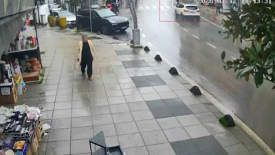 Kocaeli’nin Çayırova ilçesinde yaya geçidinden karşıya geçerken bir otomobilin çarpması