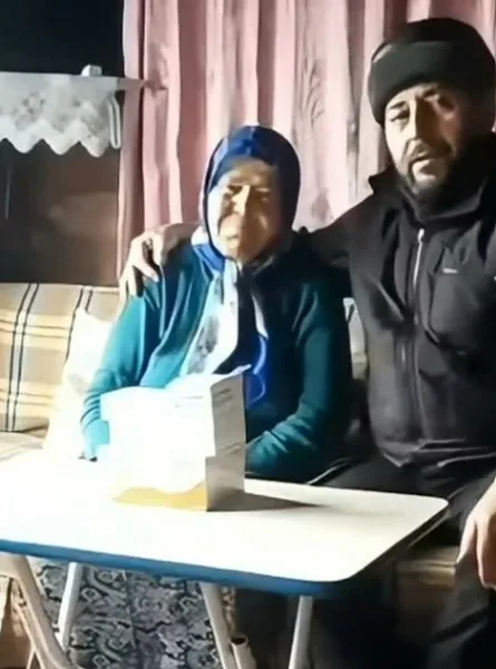 Kastamonu’nun Çatalzeytin ilçesinde kar sebebiyle yolu ulaşıma kapanan köydeki diyaliz