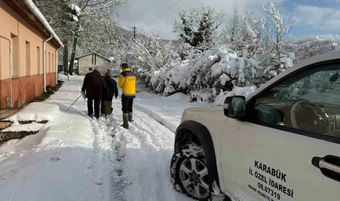 Karabük’te kardan kapanan köy yollarını açan ekipler ambulans ve sağlık