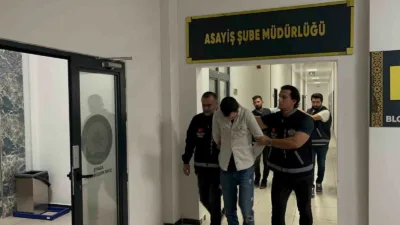 Kocaeli’nin İzmit ilçesinde pazar yerinde çıkan kavgada arkadaşını bıçaklayarak öldüren