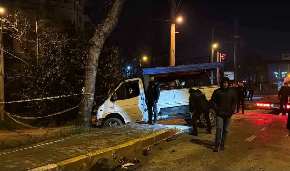 Sakarya’nın Erenler ilçesi D-650 karayolunda iki kamyonetin çarpışması neticesinde fırlayan