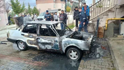 Kastamonu’da park halindeyken yanan Fiat-Tofaş otomobil kullanılmaz hale geldi. Olay,