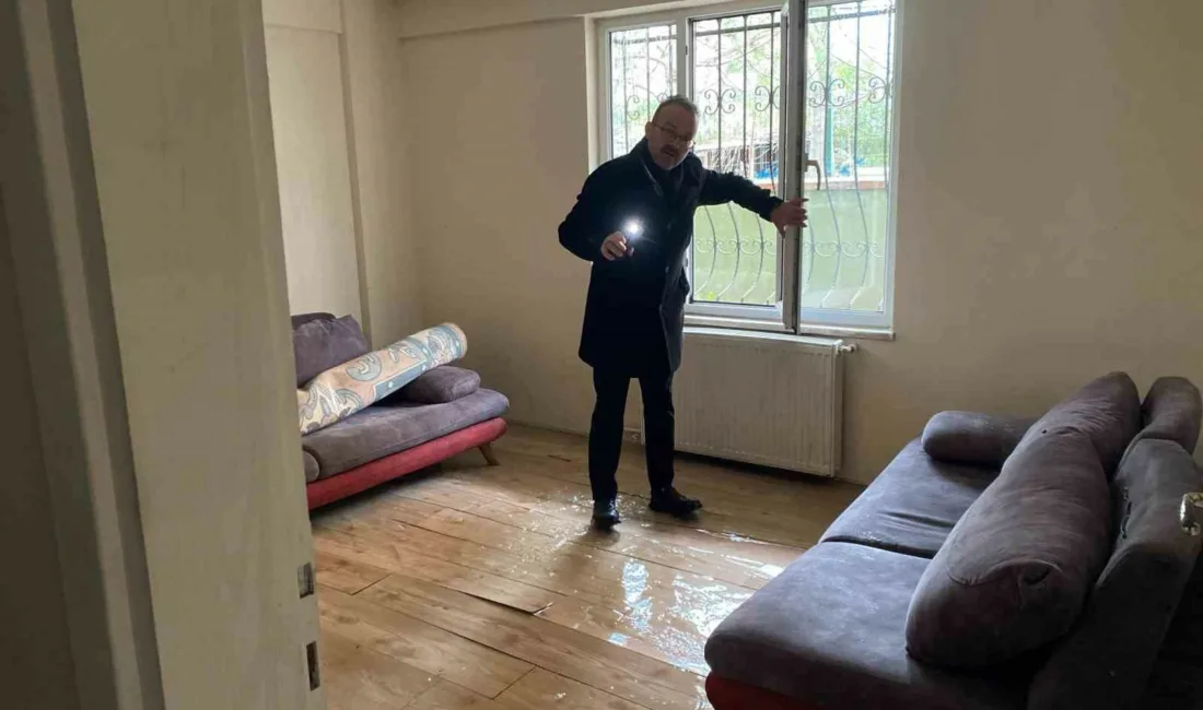 Kocaeli’nin Körfez ilçesinde altyapı çalışmasının ardından apartmanın birinci katını su
