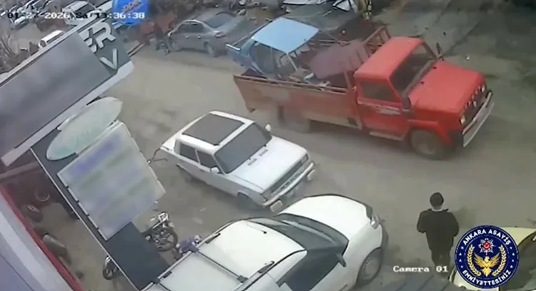 Ankara’da oto hırsızlığına yönelik yürütülen çalışmalarda, çalıntı araçları organize şekilde