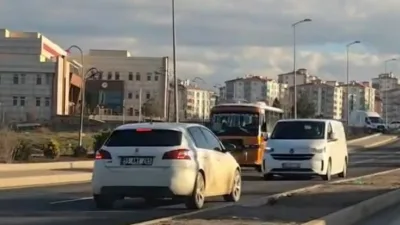 Ankara’nın Polatlı ilçesinde trafiği tehlikeye düşürüp, ters şeritten ilerleyen sürücüye