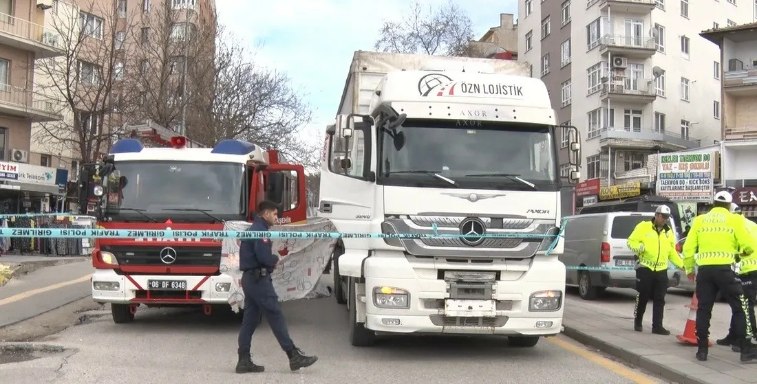 Ankara’da Cebeci Tren İstasyonu’nun önünde tırın altında kalan yaşlı kadın