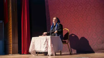 Ankara Gölbaşı Belediyesinin ev sahipliğinde, uyuşturucuyla mücadele kapsamında lise öğrencilerine