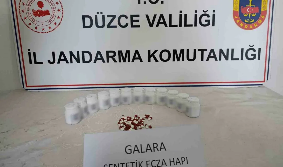 Düzce’de jandarma ekipleri tarafından yapılan uygulama sırasında, araçtan atılan poşette
