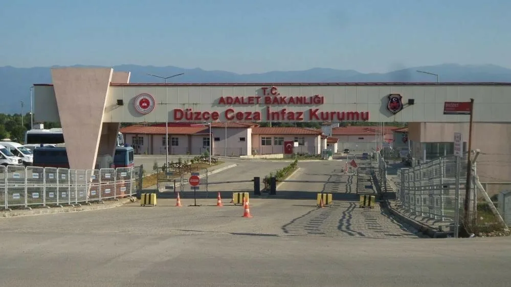 DÜZCE(İHA) – Düzce’de polis ve jandarma ekipleri tarafından yapılan uygulamalarda