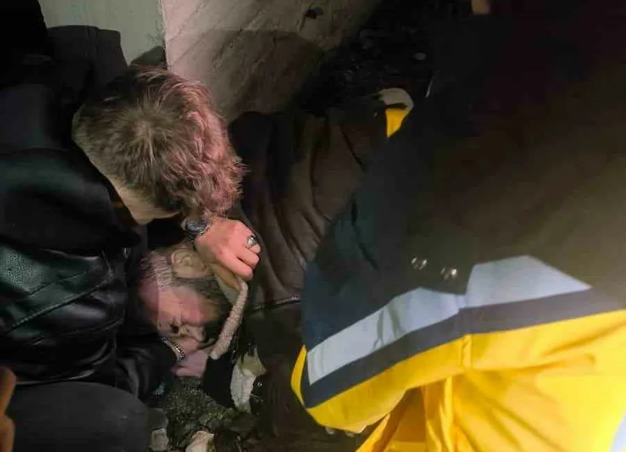 Zonguldak’ın Alaplı İlçesinde inşaatta asansör boşluğuna düşüp, yaralanarak mahsur kalan