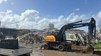 Çevre, Şehircilik ve İklim Değişikliği Bakanlığı İzmir İl Müdürlüğü ekipleri,
