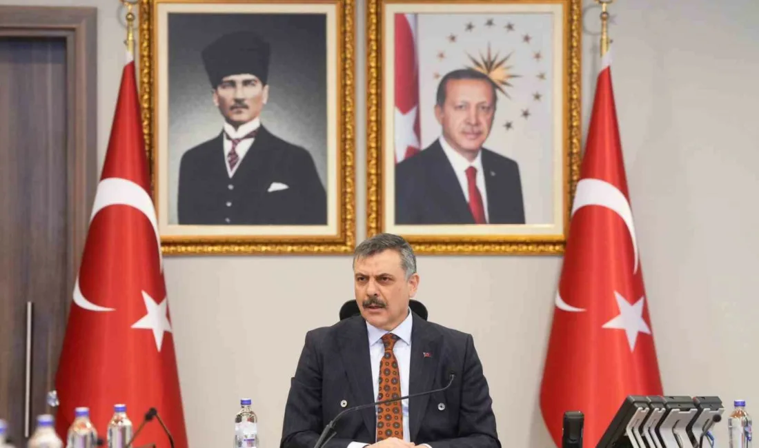 İçişleri Bakanı Mustafa Çiftçi, düzenlenen toplantıda birim amirleri ile bir