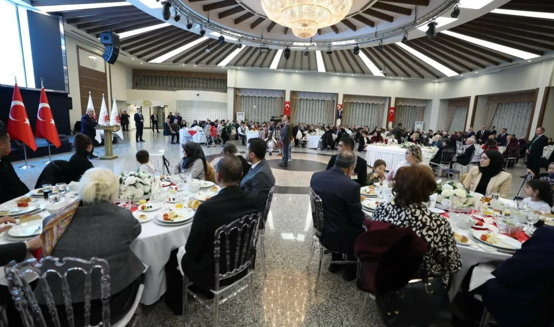 Milli Savunma Bakanı Yaşar Güler, şehit aileleri ve gazilerle iftarda