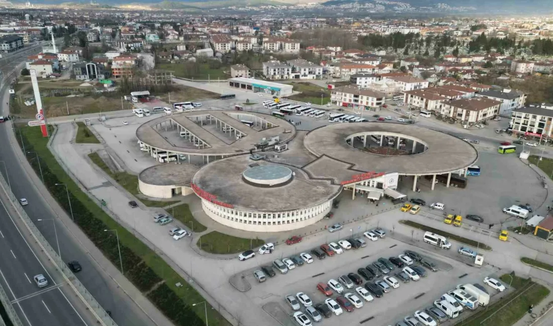 Düzce Belediye Başkanı Dr. Faruk Özlü, altından su çıkan ve