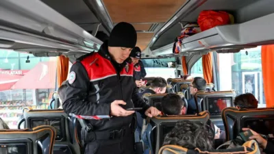 Bolu İl Emniyet Müdürlüğü ekipleri, düzensiz göç ve göçmen kaçakçılığıyla