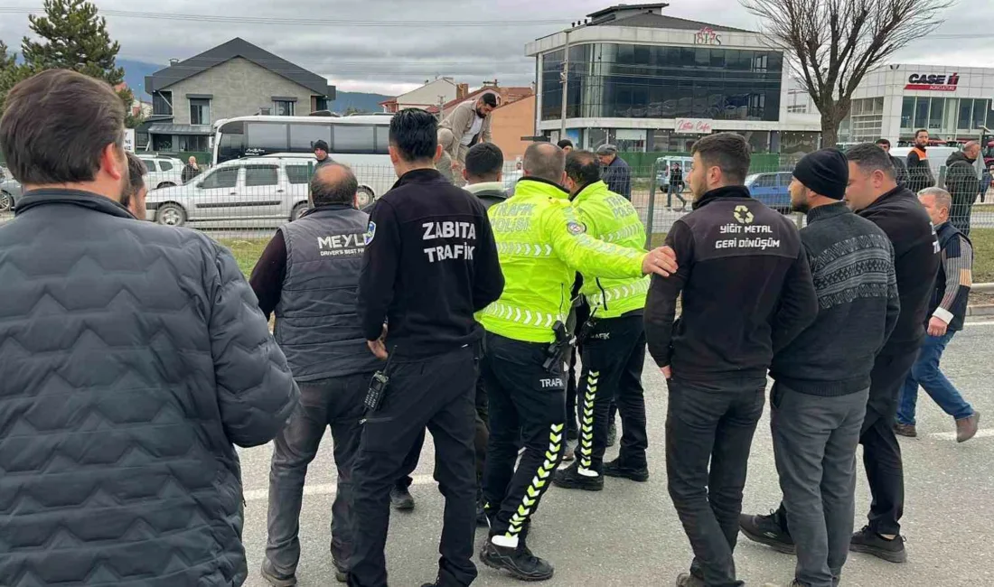 Bolu’da işçi servisi, kamyonet ve otomobilin karıştığı trafik kazasında 7