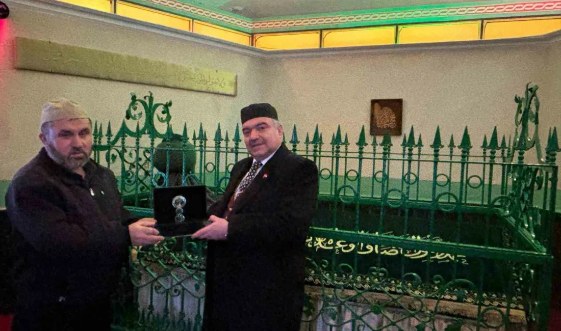 Bolu’nun Tekke Işıklar köyünde bulunan Seyyid Ümmi Kemal Hazretleri Türbesi’ne,