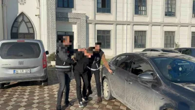 Kocaeli’nin Gebze ilçesinde tren istasyonunda boşanma aşamasındaki eşini tabancayla vurarak