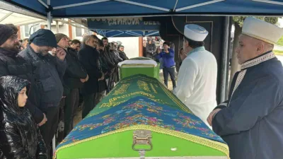 Burdur’un Ağlasun ilçesinde iki otomobilin çarpışması sonucu meydana gelen kazada