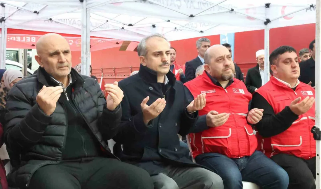 Kocaeli’nin Çayırova ilçesinde hazırlanan 2 yardım tırı, dualarla Gazze’ye uğurlandı.
