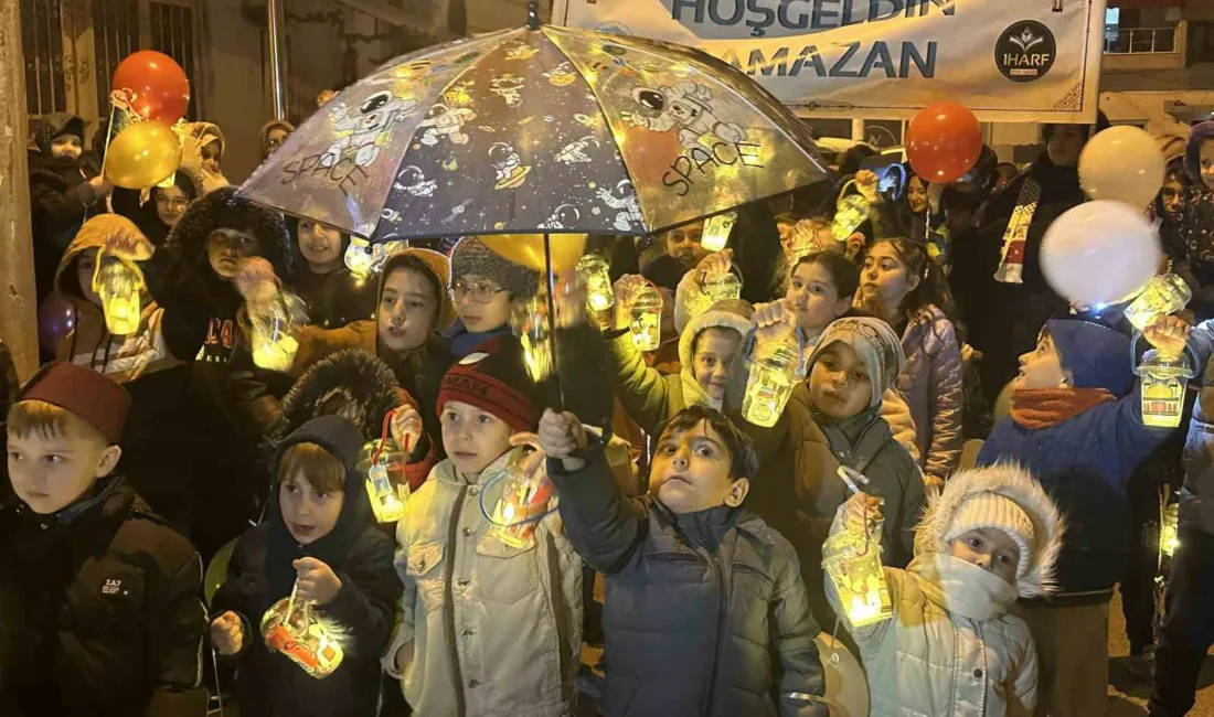 Sakarya’nın Erenler ilçesinde Ramazan ayının gelişi dolayısıyla düzenlenen “Kandil Alayı”
