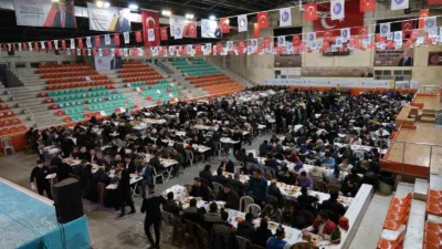 Çorum Belediyesi tarafından her yıl gerçekleştirilen iftar sofrasında birlik ve