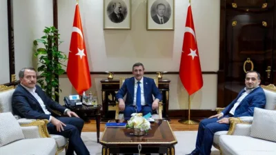 Cumhurbaşkanı Yardımcısı Cevdet Yılmaz, Memur Sendikaları Konfederasyonu (Memur-Sen) Genel Başkanı