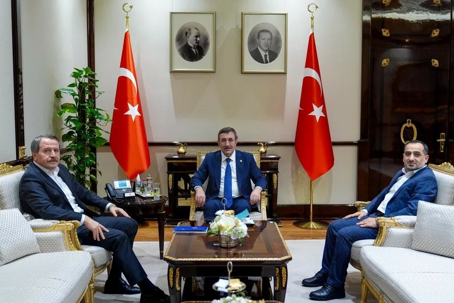 Cumhurbaşkanı Yardımcısı Cevdet Yılmaz, Memur Sendikaları Konfederasyonu (Memur-Sen) Genel Başkanı