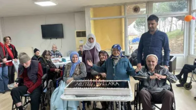 DÜZCE (İHA) – Düzce Bahçeşehir Gençlik Merkezi üyeleri, Hilmi Çilingir