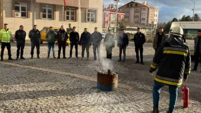 Bolu’nun Dörtdivan ilçesinde itfaiye ekipleri tarafından ilçede görev yapan polis