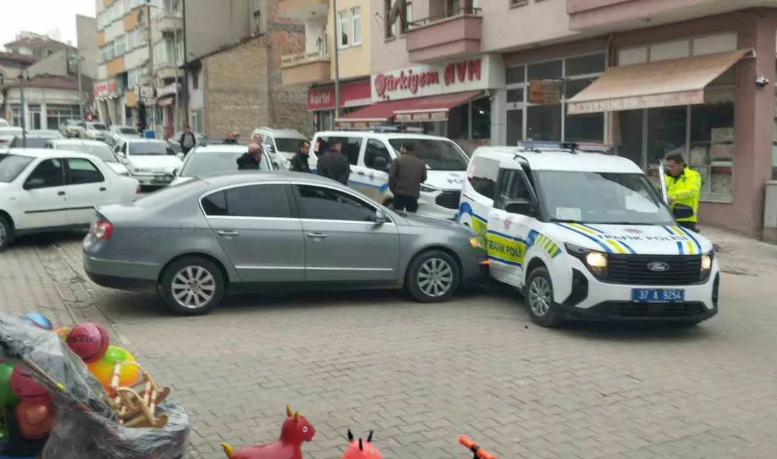 Kastamonu’nun Taşköprü ilçesinde polisin “dur” ihtarına uymayan sürücü kaçan otomobil,