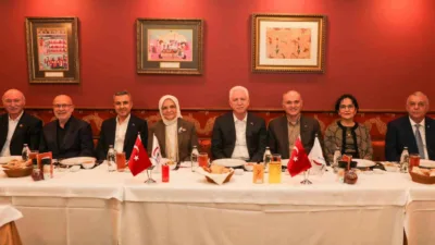 Düzce Belediye Başkanı Dr. Faruk Özlü, İstanbul’da düzenlediği özel davette
