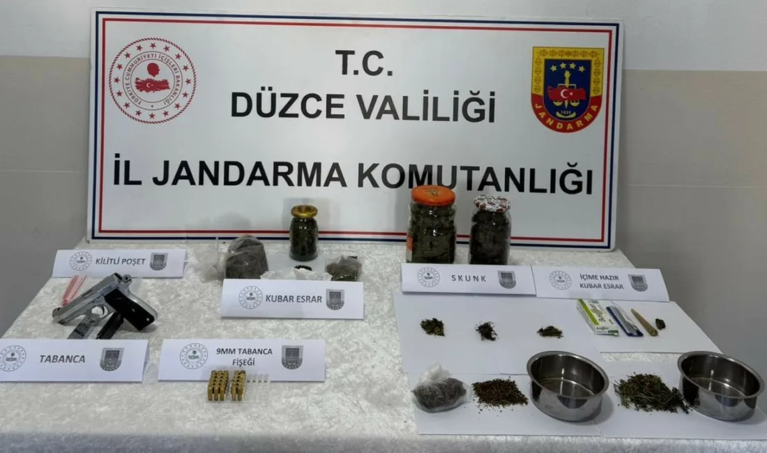 Düzce’de jandarma ekipleri tarafından düzenlenen operasyonda uyuşturucu madde ele geçirildi,